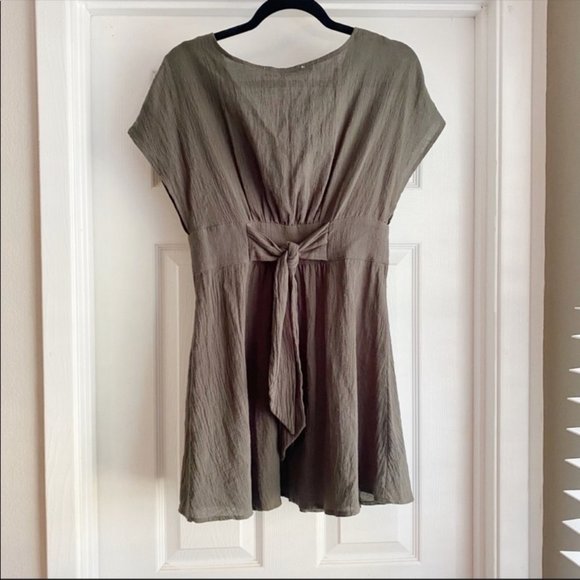 Saints + Secrets Dara Button Down Mini Dress Green Khaki V-Neck Tie Size Small - Picture 9 of 9